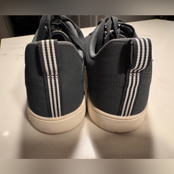 Adidas Men’s VS Advantage Casual Sneakers – Size 14 – Gray – Excellent Condition - Picture 2 of 6